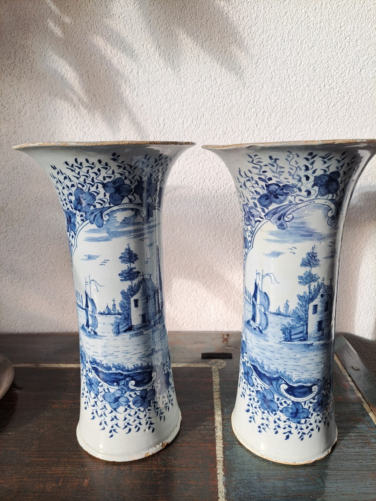 18e eeuw Delfts aardewerk kelkvazen 30cm hoogte, Antiek en Kunst, Ophalen of Verzenden