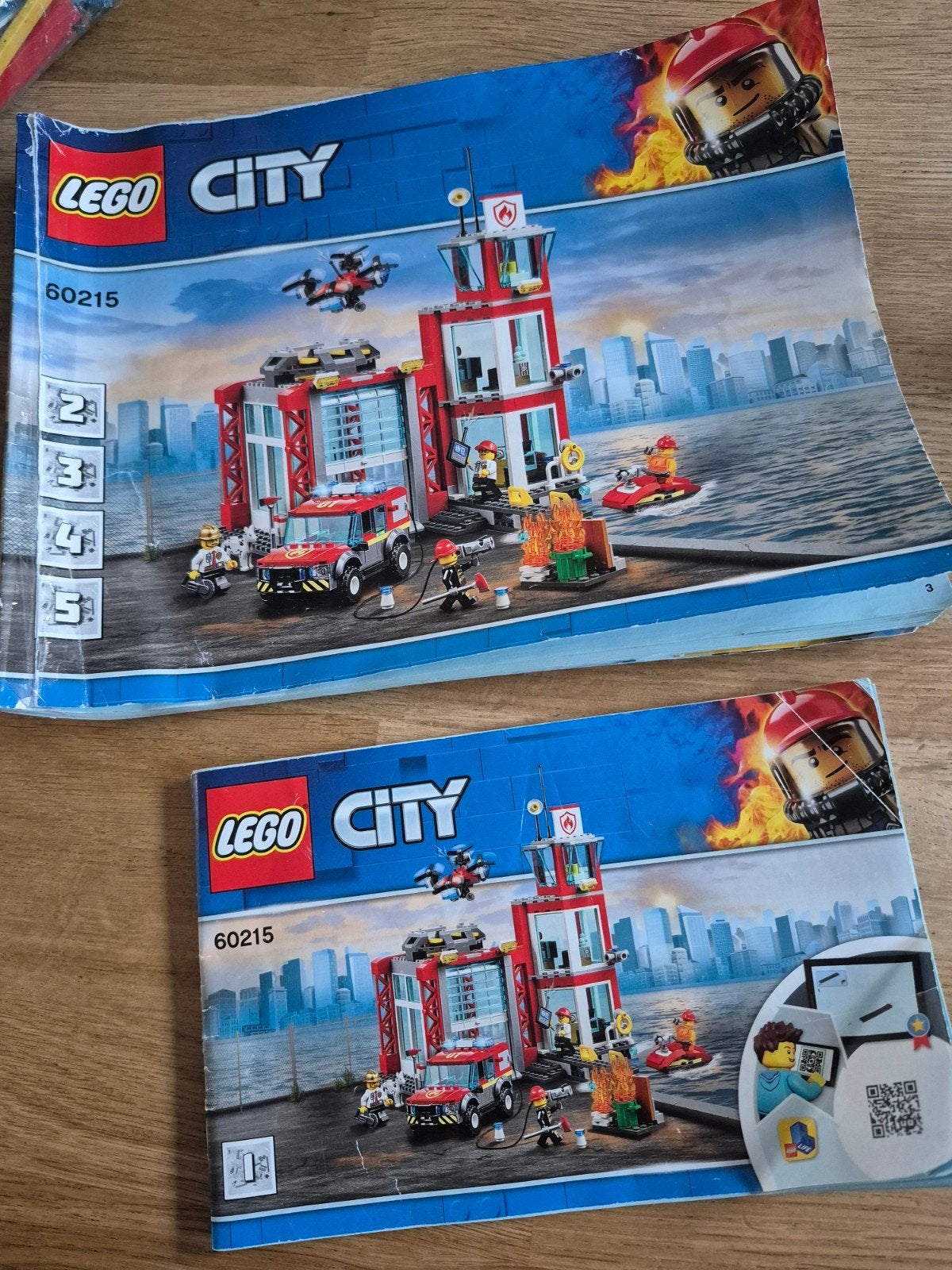 Lego City Brandweerkazerne 60215 met instructies, Lego, Ophalen of Verzenden, Complete set, Inclusief instructies