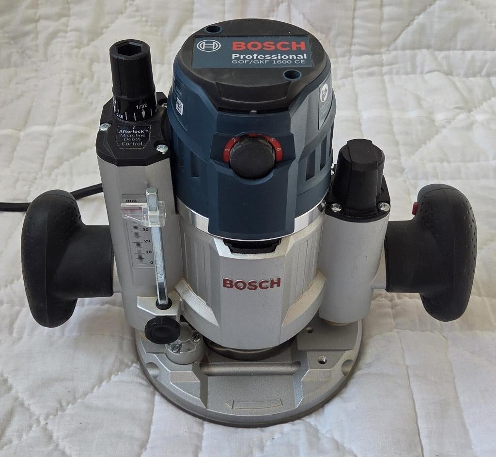 Bosch professional bovenfrees GOF/GKF 1600CE in L-box / ZGAN, Ophalen, Zo goed als nieuw, Bovenfrees, Bosch Professional (Blauw)