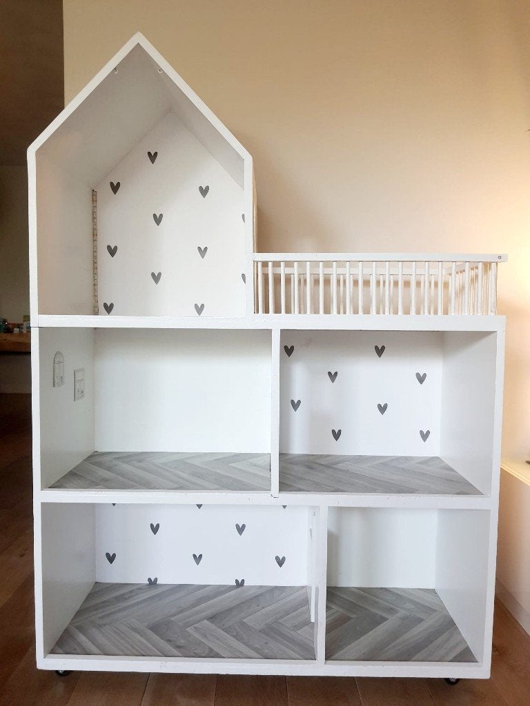Houten Poppenhuis, Ophalen, Zo goed als nieuw, Poppenhuis