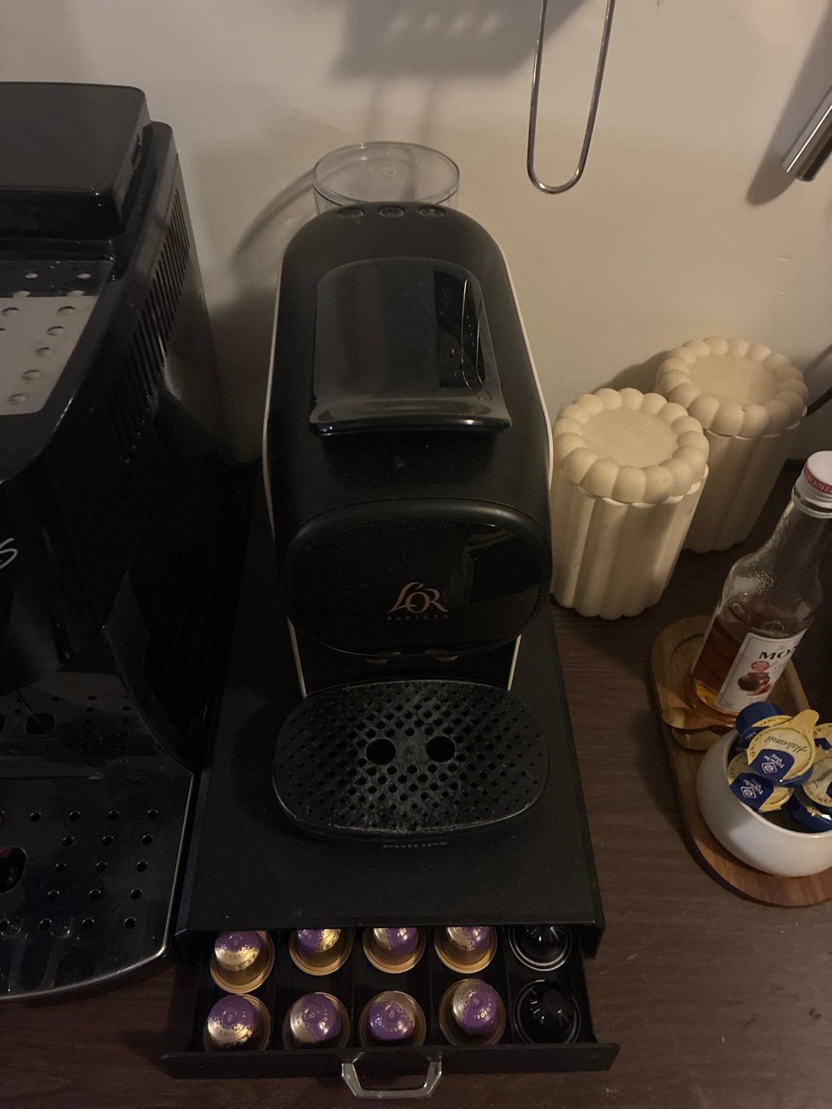 L'Or Barista koffiezetapparaat met cupjeslade, Witgoed en Apparatuur, Ophalen, Zo goed als nieuw, Koffiemachine, Koffiepads en cups
