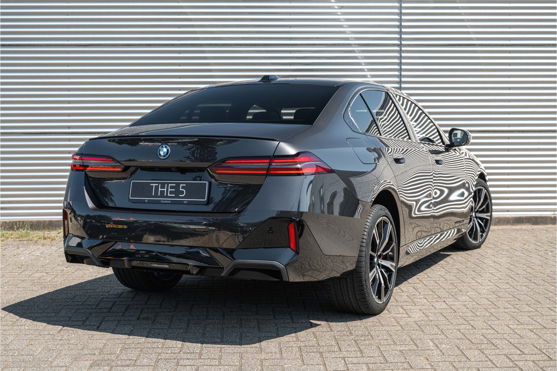 BMW 5 Serie 530e M Sport Automaat / Panoramadak / Trekhaak /, Automaat, Achterwielaandrijving, Zwart, Bedrijf