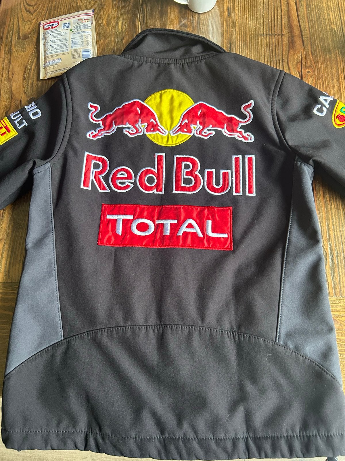 Red Bull Racing Softshell Jas Maat 140, Ophalen of Verzenden, Zo goed als nieuw, Jongen, Jas
