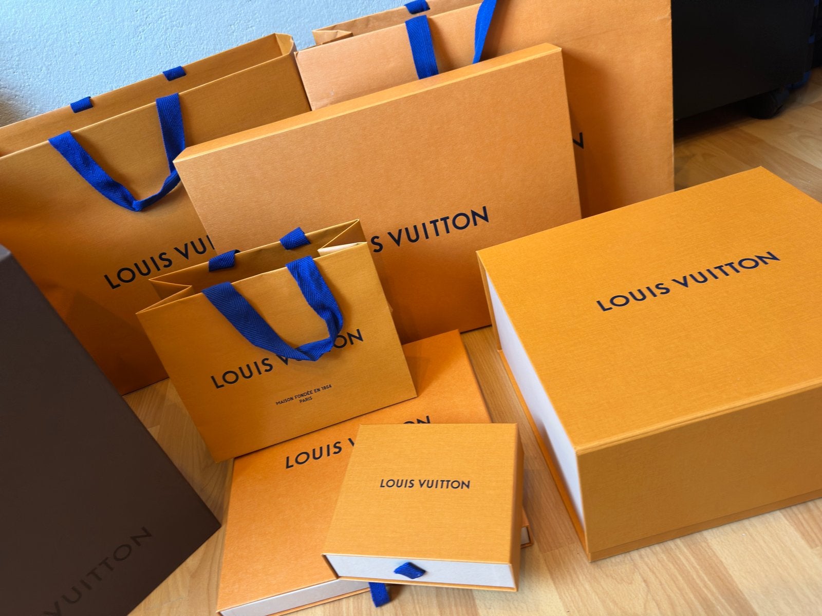 Originele Louis Vuitton verpakkingen, Ophalen, Doos
