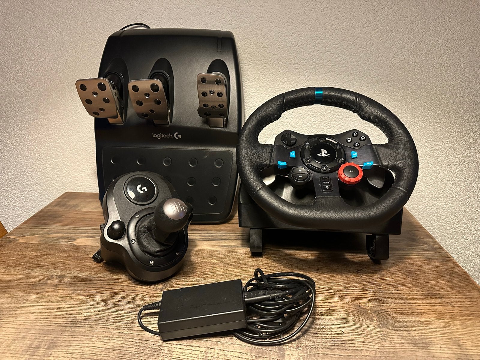 Logitech G29 racestuur met pedalen en shifter, Ophalen, Racestuur, Force feedback, Zo goed als nieuw