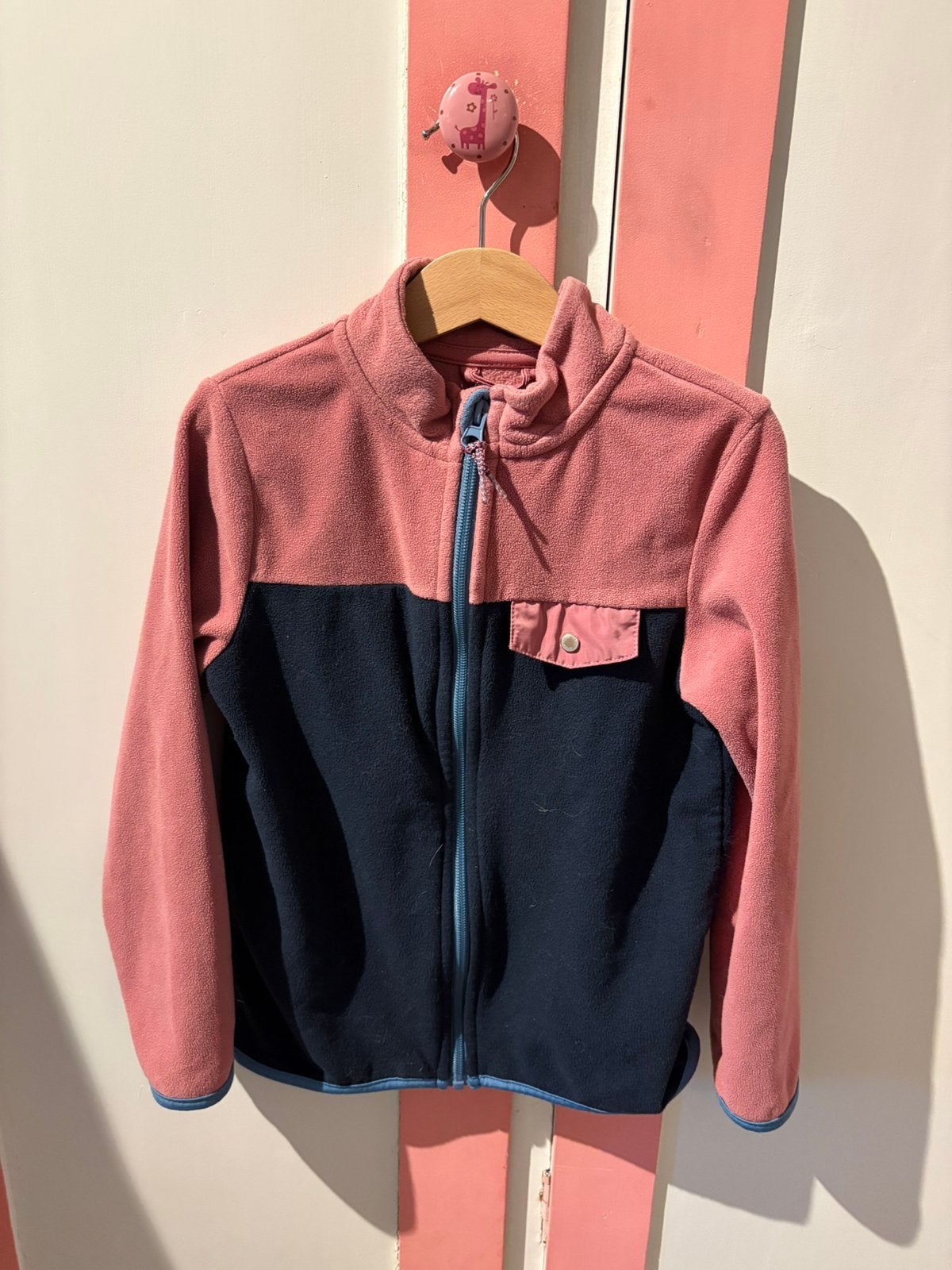TCM Tchibo outdoor fleecevest roze blauw - Maat 122/128, Ophalen of Verzenden, Zo goed als nieuw, Meisje, Trui of Vest