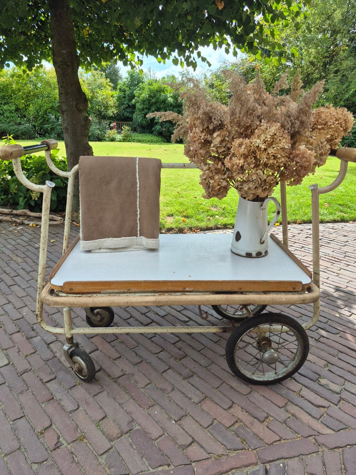 Industriële Vintage Displaykar trolley op Wielen, Antiek en Kunst, Ophalen of Verzenden