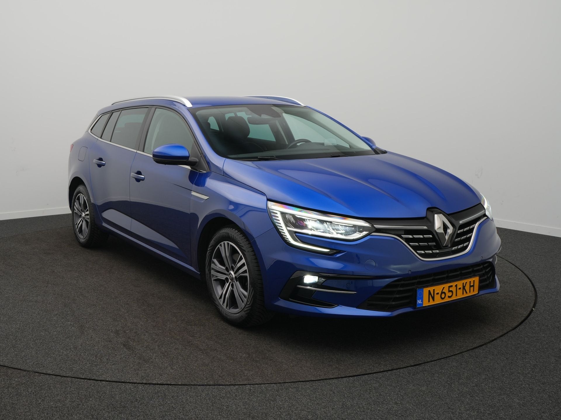 Renault Mégane Estate TCe 140 Intens - RIJKLAARPRIJS - All, Voorwielaandrijving, Gebruikt, 4 cilinders, Blauw