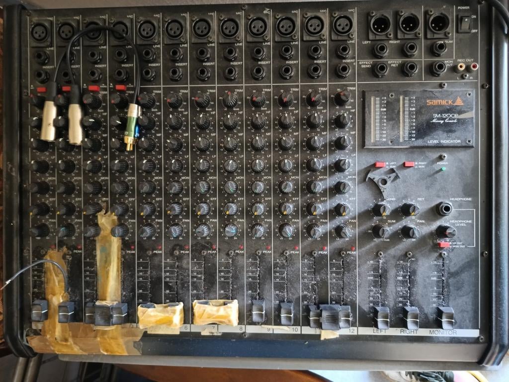 Samick SM1200p mengpaneel met 2x phono optie, Ophalen of Verzenden, Zo goed als nieuw