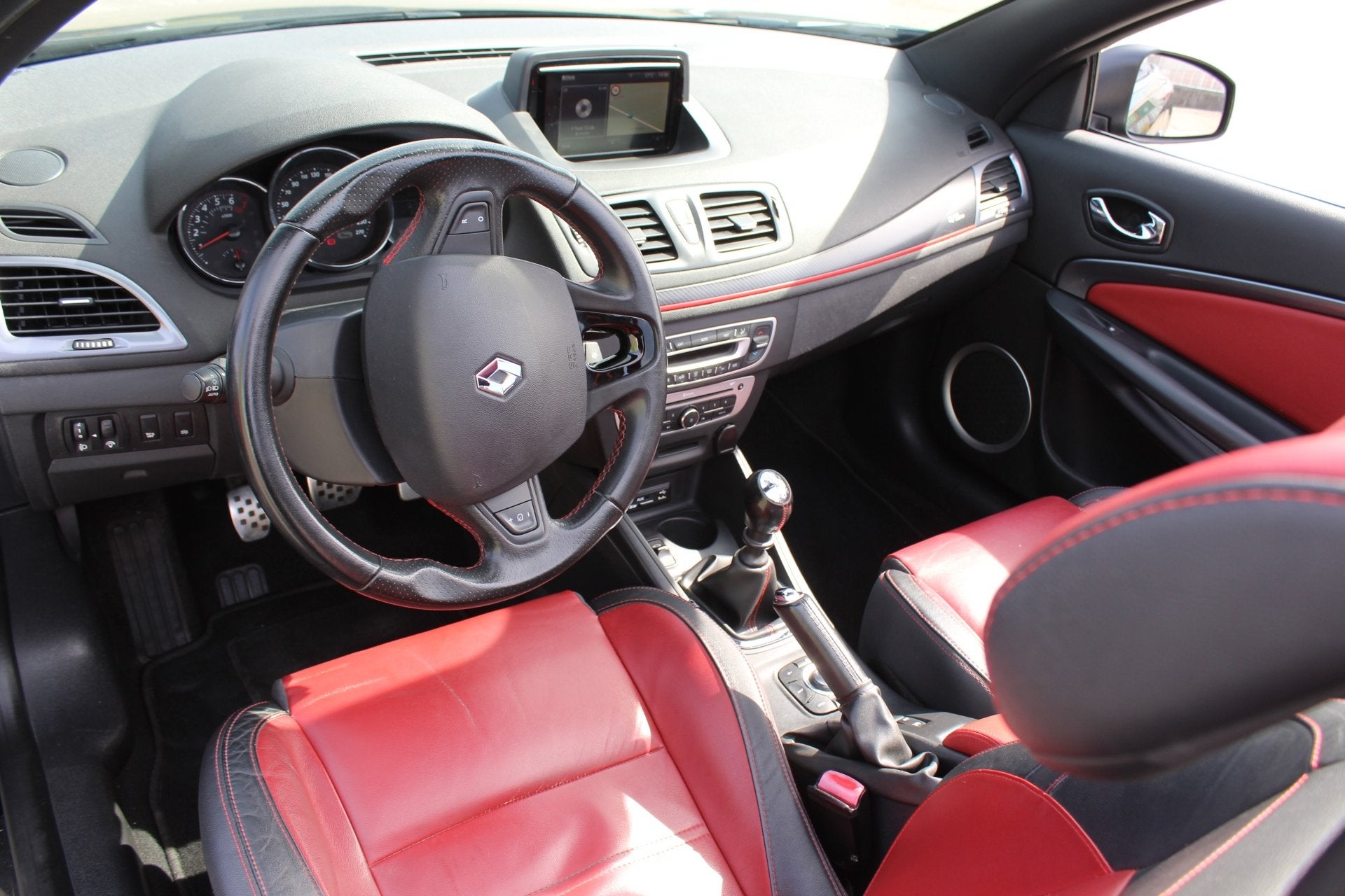 Foto 4 van Renault Mégane Coupé-Cabriolet 1.2 TCe Privilège GT line