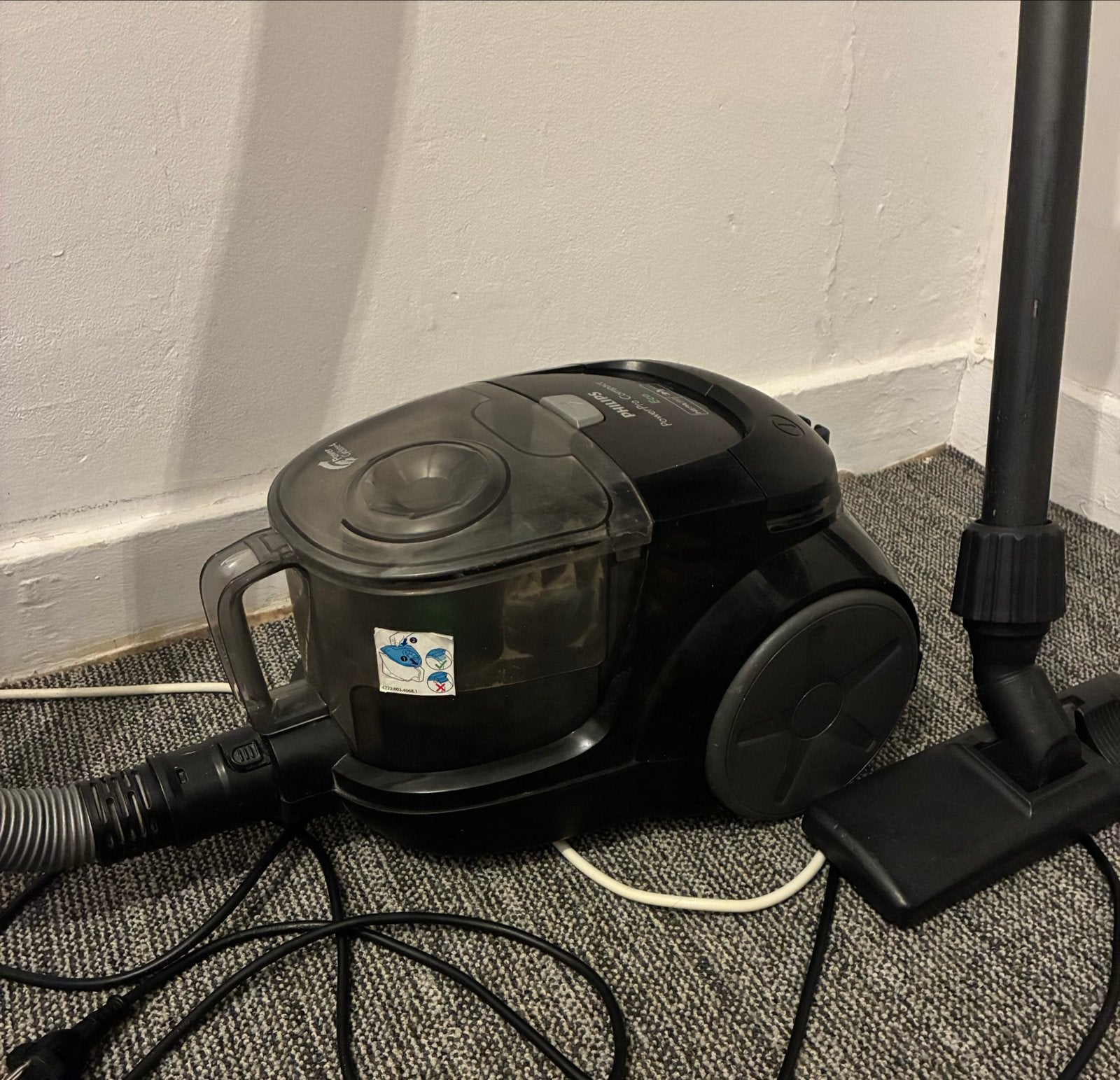 Philips PowerPro Compact Eco Stofzuiger, Gebruikt, Philips, Ophalen of Verzenden, Sledestofzuiger