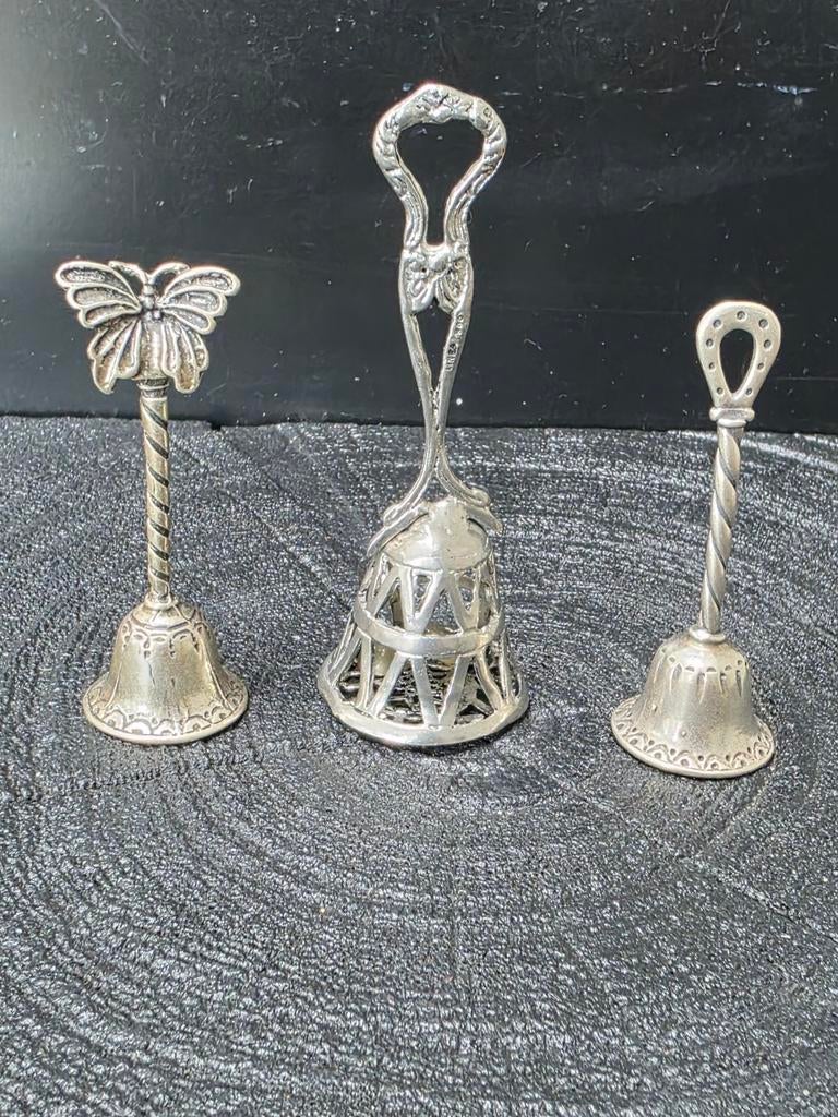 Set van 3 zilveren miniatuur belletjes, Antiek en Kunst, Antiek | Goud en Zilver, Verzenden, Zilver