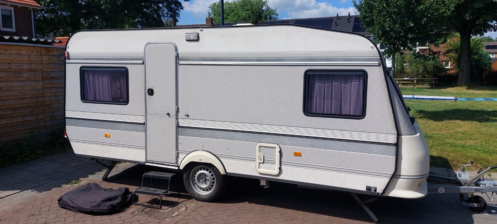 hobby 495 uniek treinzit en rondzit voortent erker luifel, Caravans en Kamperen, Caravans, Rondzit, Hobby, Dwarsbed, Particulier
