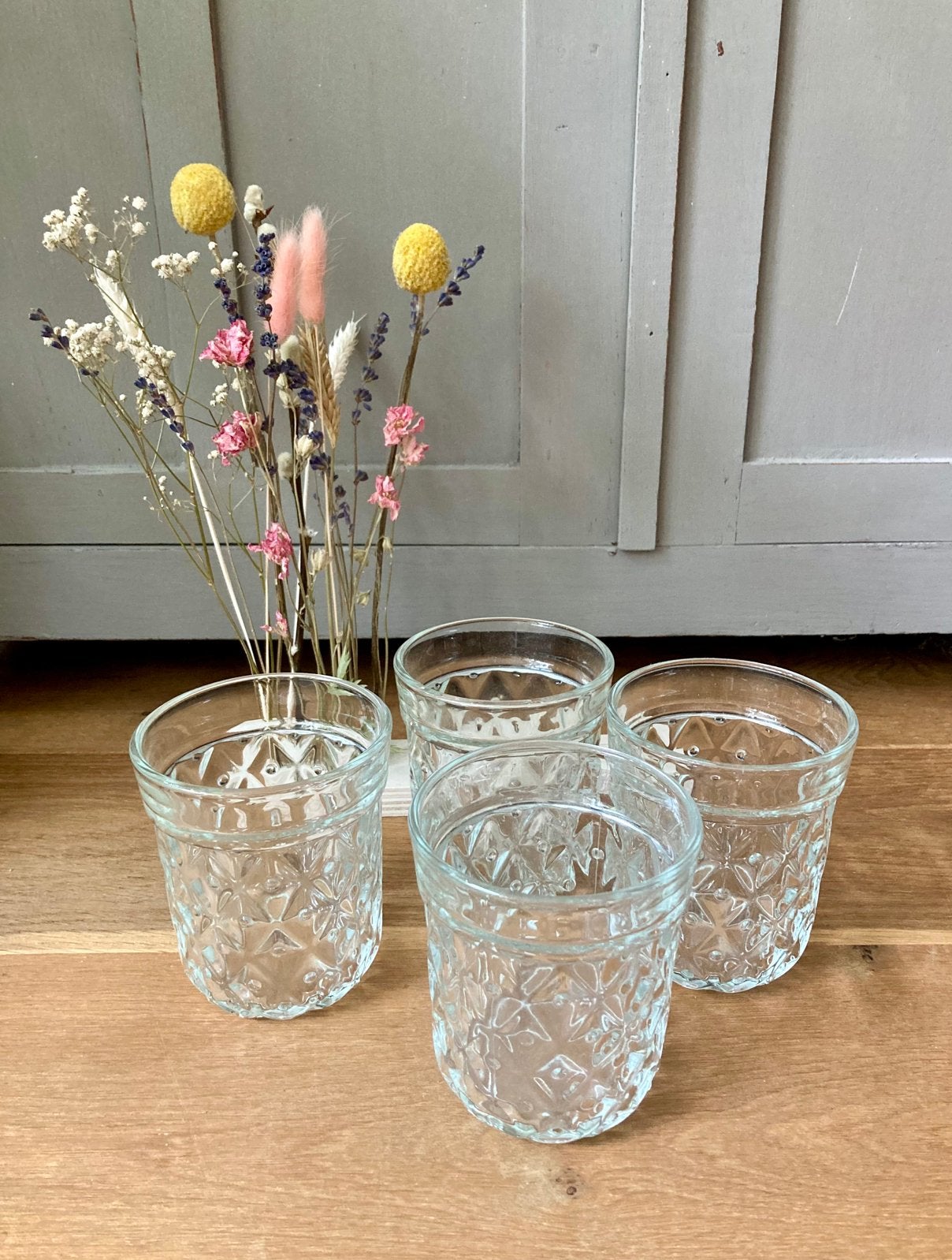 Set van 4 decoratieve glazen vaasjes – reliëfglas 11,5 cm, Huis en Inrichting, Woonaccessoires | Vazen, Transparant, Ophalen of Verzenden