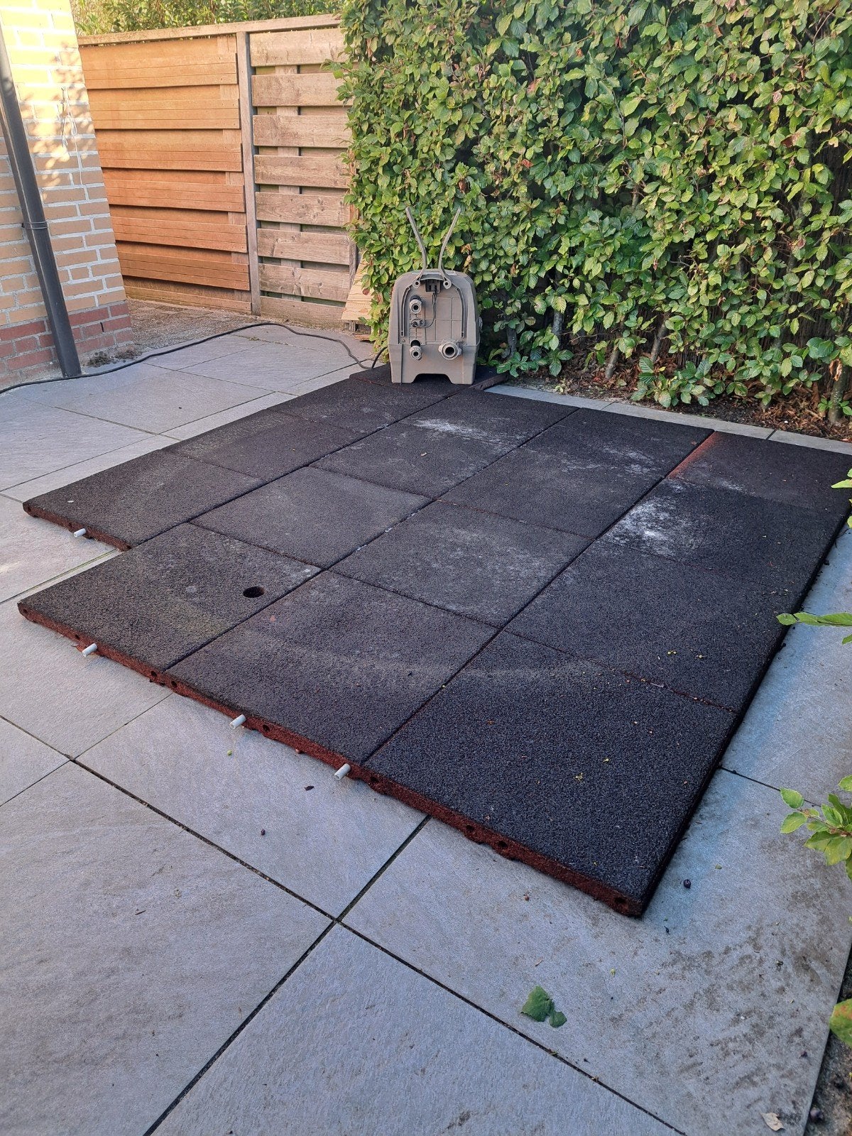 20 rubberen tegels 50x50x2.5cm - 5m², Ophalen, Gebruikt, Rubber, 5 tot 10 m²