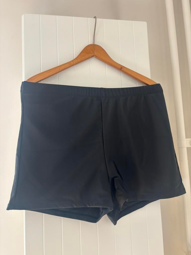 Zwarte corrigerende badshort maat 2XL plus-size bikinibroek, Ophalen of Verzenden, Nieuw, Zwart, Zwembroek of Short