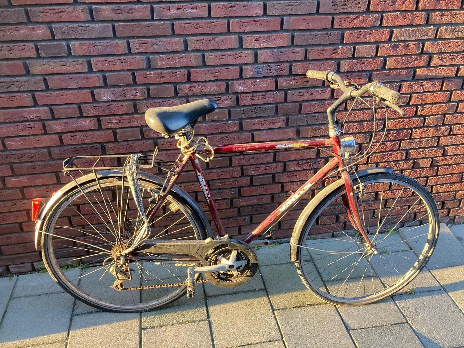 Fiets opknapper Moet snel weg voor elk aannamelijk bod, Ophalen