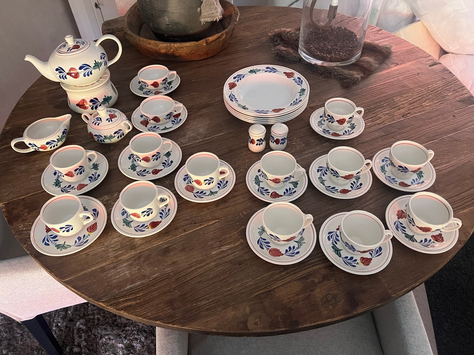 Compleet Boerenbont servies - Boch Frères, Huis en Inrichting, Keuken | Servies, Ophalen, Zo goed als nieuw, Aardewerk, Overige typen