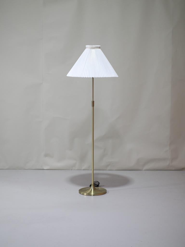 Verstelbare Le Klint vloerlamp Deens vintage messing plissé, -, -, Ophalen of Verzenden, Zo goed als nieuw