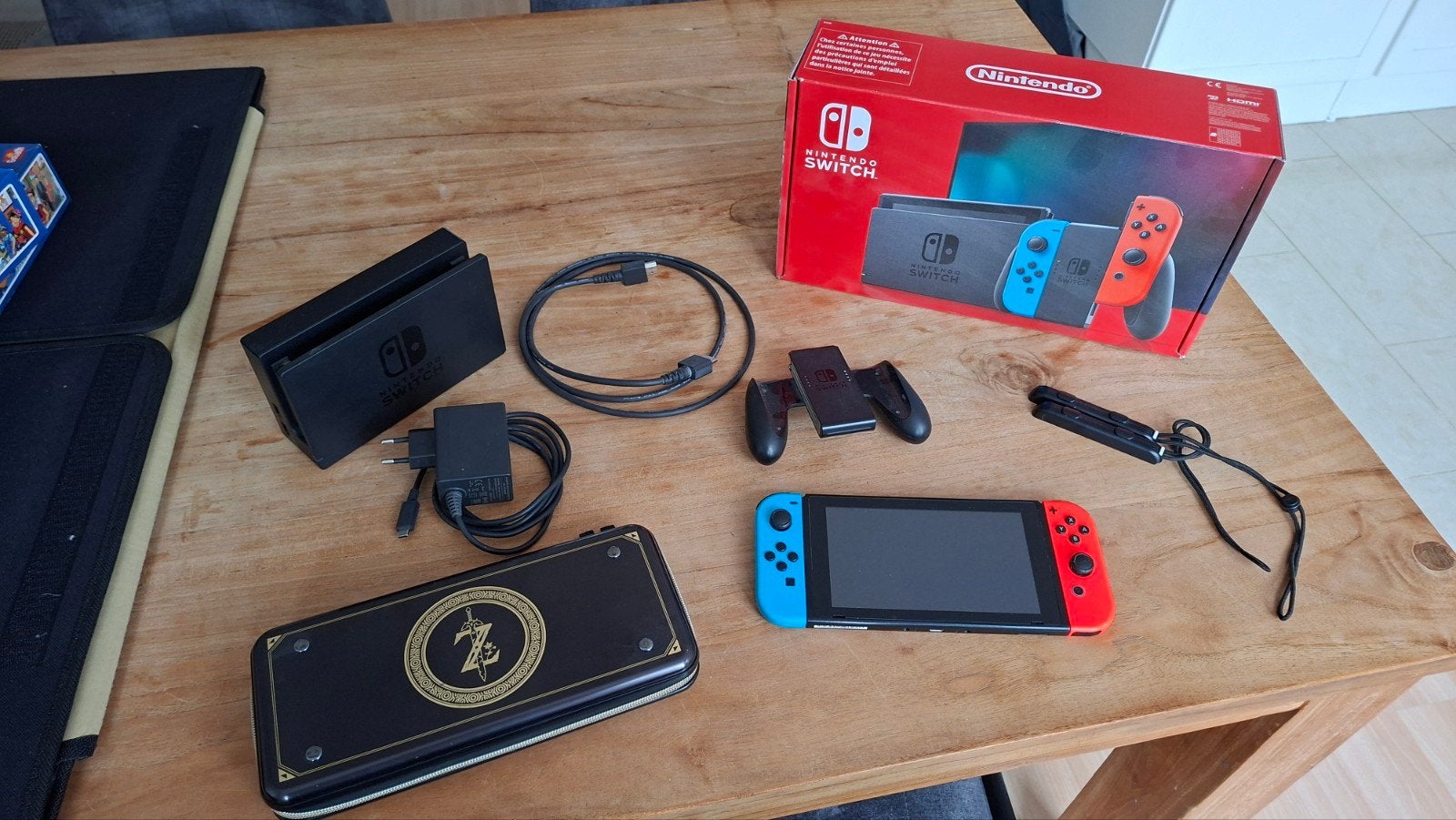Nintendo Switch (Gebruikt, Goede Staat) + Hoesje & 256GB SD, Spelcomputers en Games, Spelcomputers | Nintendo Switch, Ophalen of Verzenden
