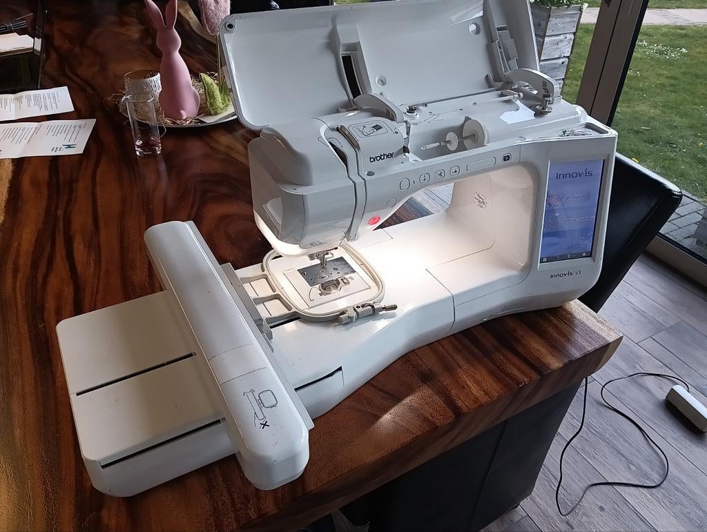 Brother innovis v3 borduurmachine, Ophalen, Gebruikt