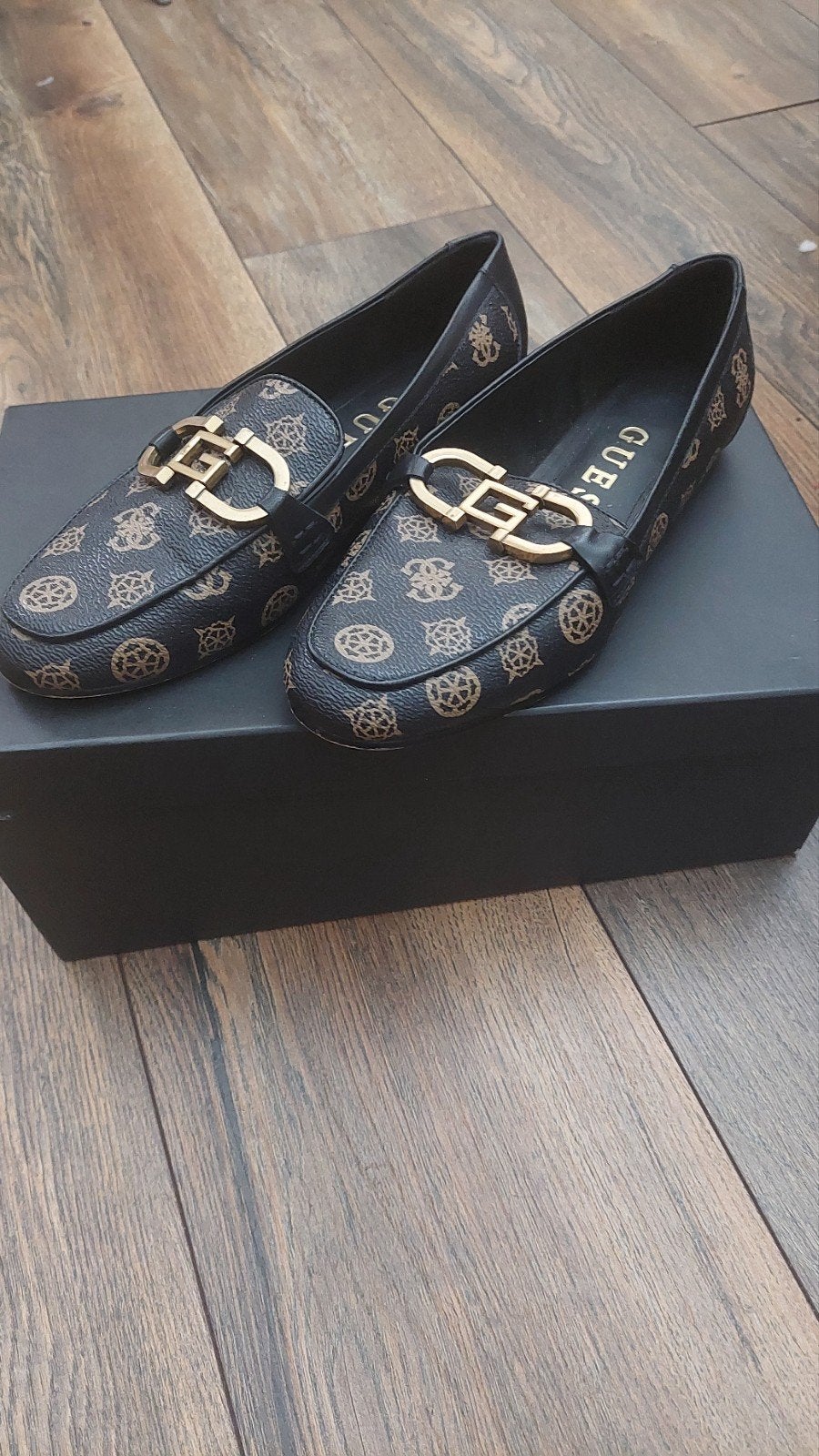 loafers van Guess, Kleding | Dames, Schoenen, Ophalen of Verzenden, Zo goed als nieuw, Zwart, Instappers