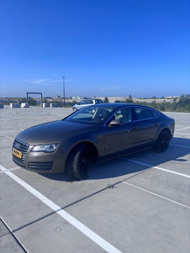 Audi A7 3.0TFSI Quattro 220KW S-tron 2011 Grijs, Beige, 2995 cc, 4 stoelen, 1760 kg