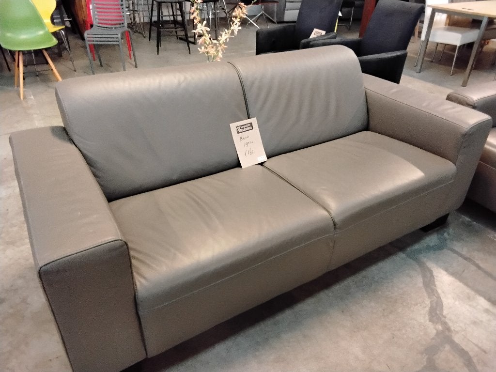 Bank, leer, 180 cm voor 145=. Mooi! Second Life Wolvega!, Huis en Inrichting, Banken | Bankstellen, Ophalen, Gebruikt, 150 tot 200 cm