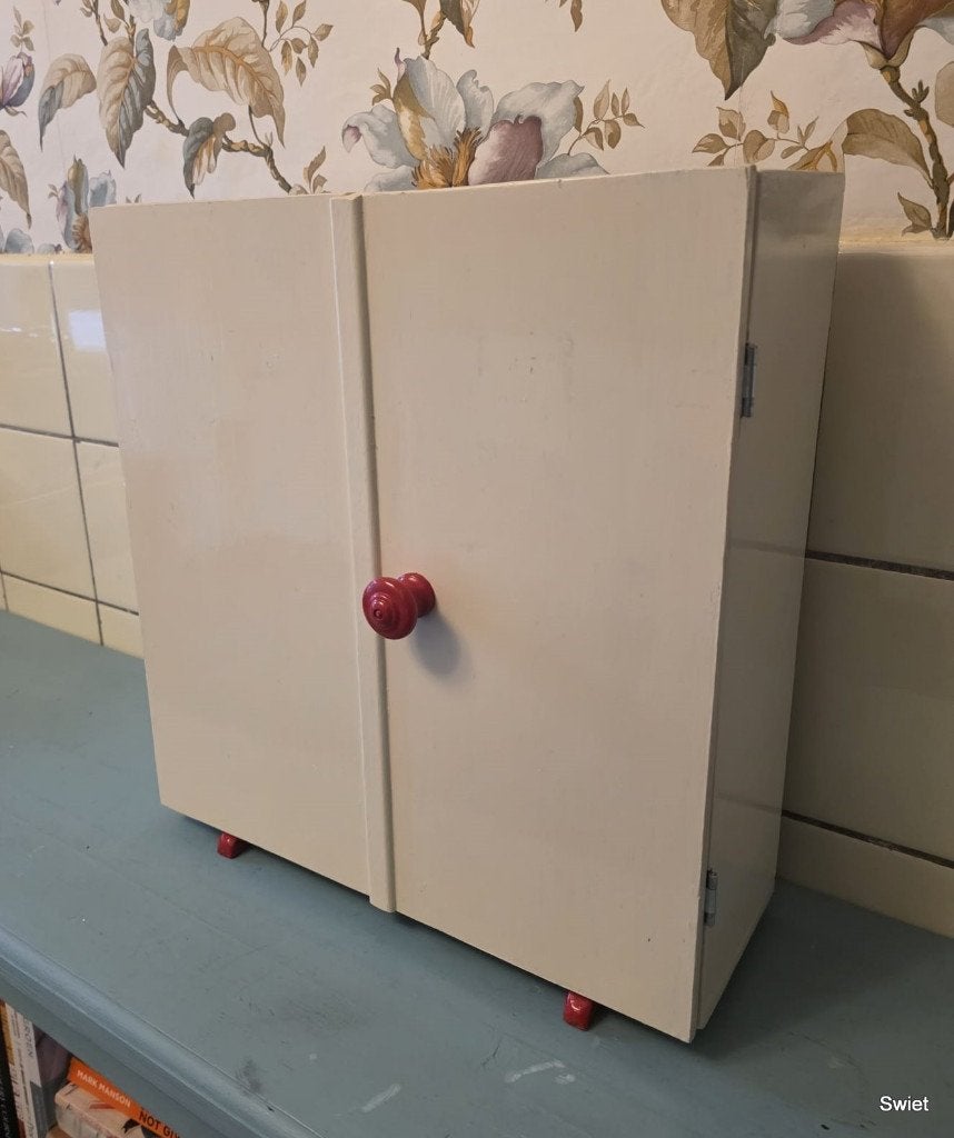 2311 vintage poppen kleerkastje hout swiet kast kastje, Ophalen of Verzenden, Zo goed als nieuw, Overige typen