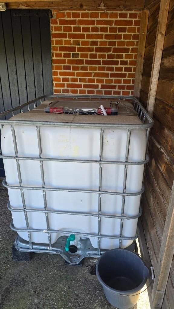 1000 Liter opkweekbak met 12V dompelpomp + 12V luchtpomp, Ophalen, Zo goed als nieuw, Overige typen