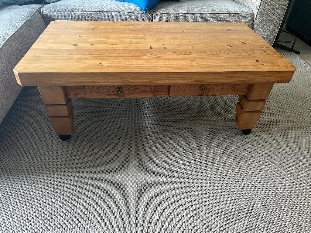 Salontafel op wielen • massief hout • 2 lades • 120 x 65 cm, Ophalen, Minder dan 45 cm, Nieuw, 75 cm of meer