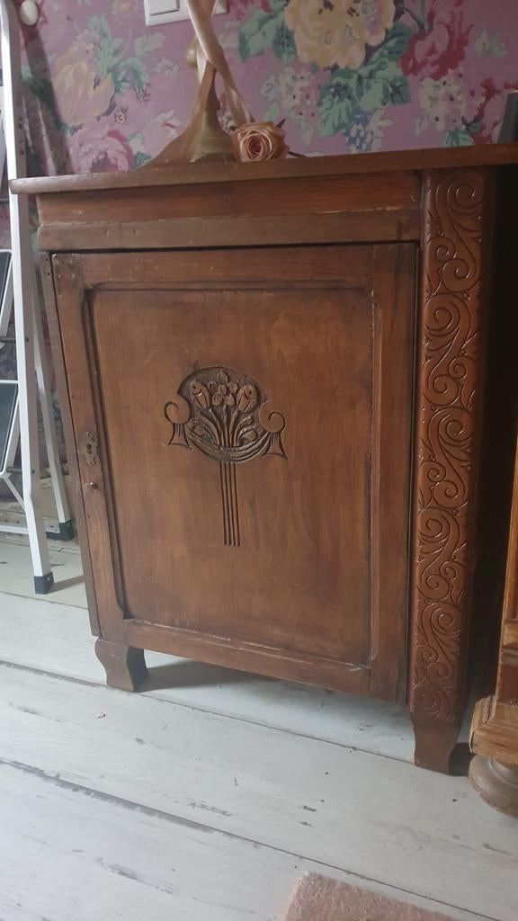 Antiek kastje met ornament, Antiek en Kunst, Ophalen