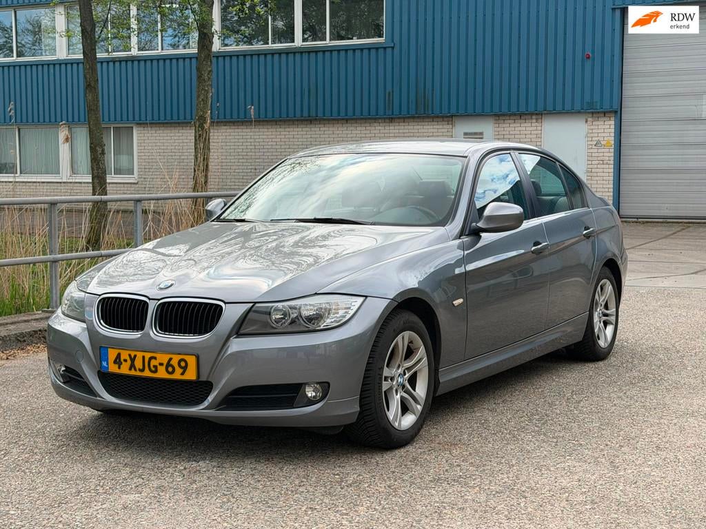 BMW 3-serie 316i M Line Face lift Clima! Leder! 133.300 KM N, Auto's, BMW, Euro 5, Gebruikt, 1599 cc, 4 cilinders