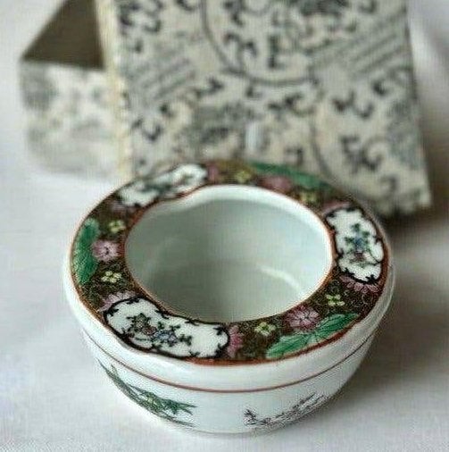 Vintage Chinees porseleinen asbakje met bloemmotief - Nieuw, Antiek en Kunst, Ophalen of Verzenden