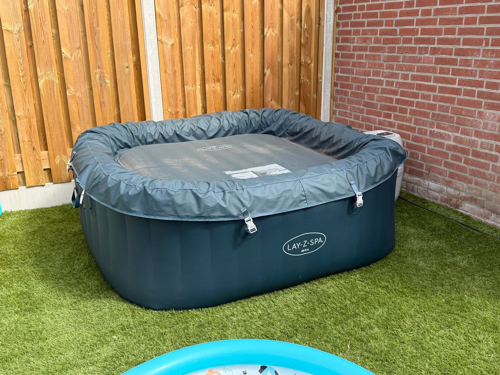 Lay-Z-Spa Ibiza Opblaasbare Jacuzzi, Ophalen, Zo goed als nieuw, Afdekzeil, Opblaasbaar