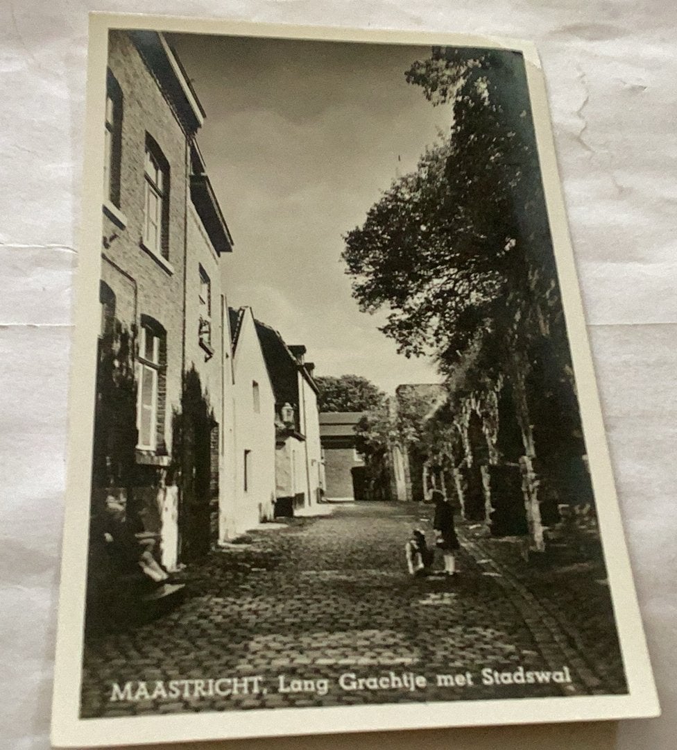Maastricht lang Grachtje met stadswal, Ophalen of Verzenden, Limburg
