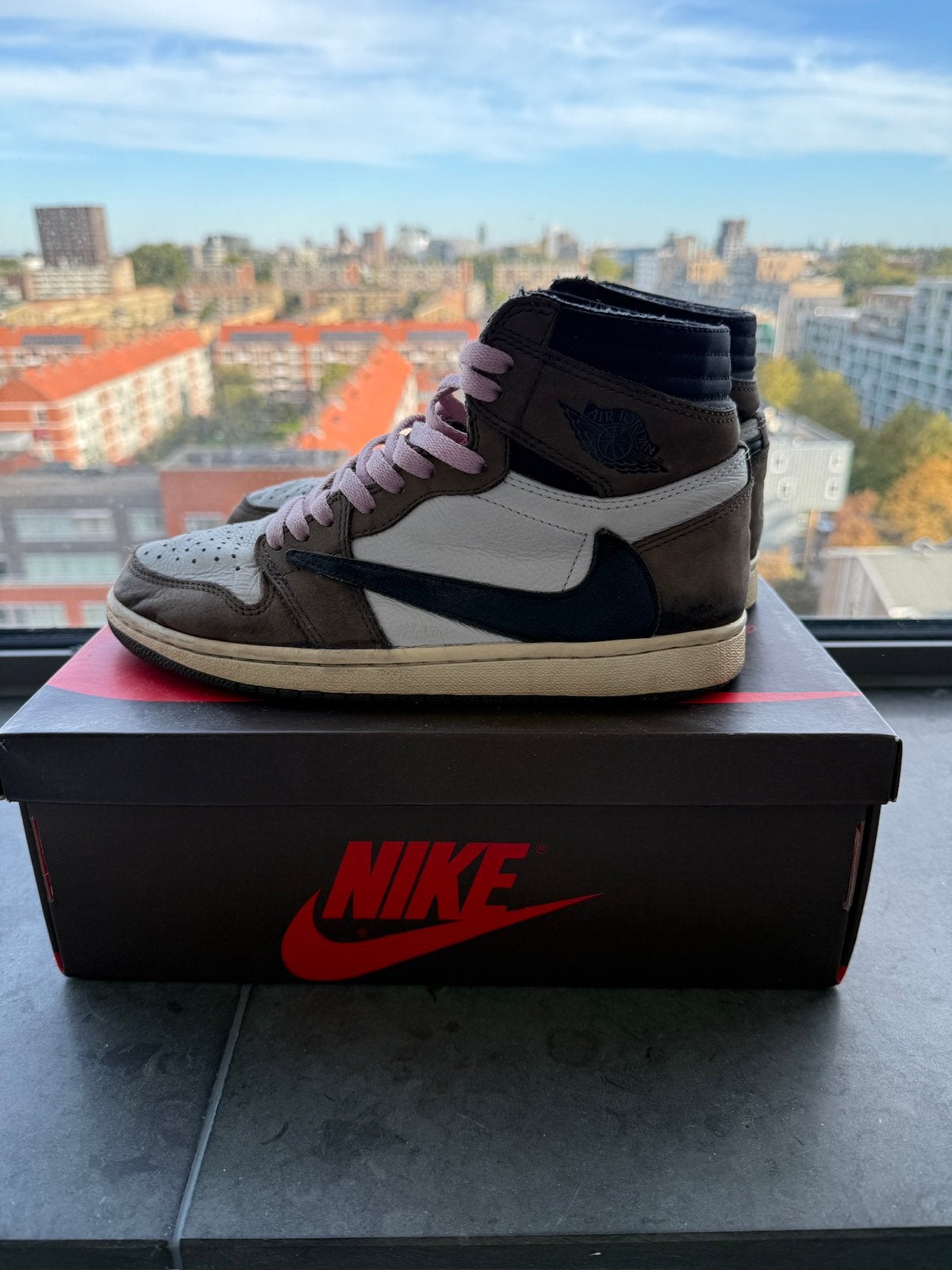 Nike Air Jordan 1 High Travis Scott, Bruin, Ophalen of Verzenden, Sneakers of Gympen, Gedragen