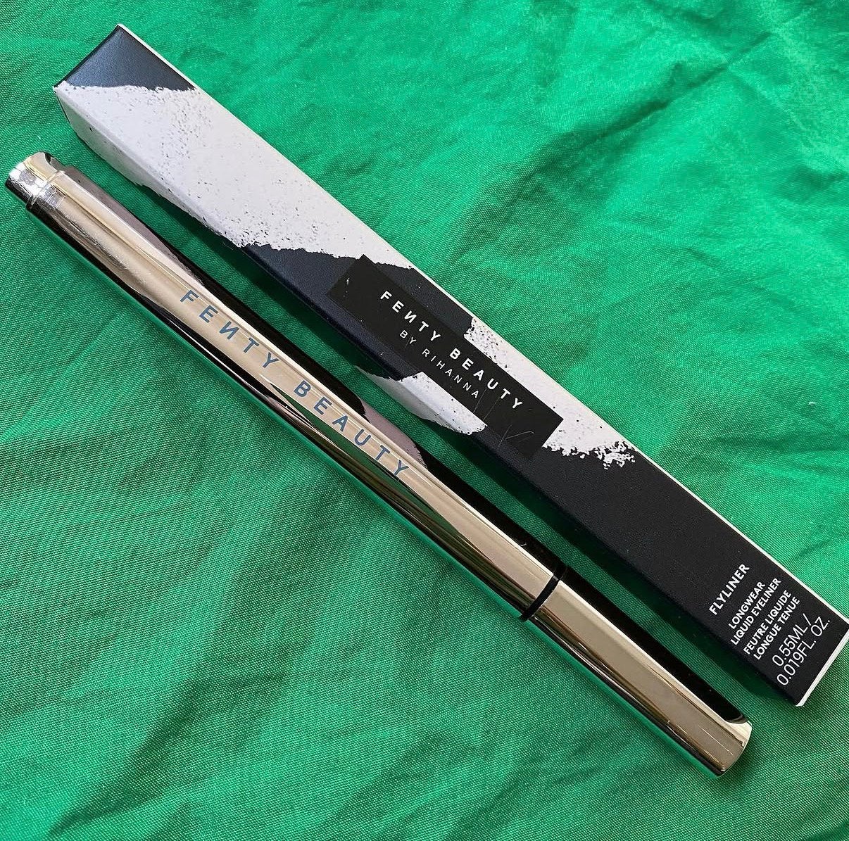 Fenty beauty flyliner longwear liquid eyeliner full size, Ogen, Zwart, Nieuw, Ophalen of Verzenden
