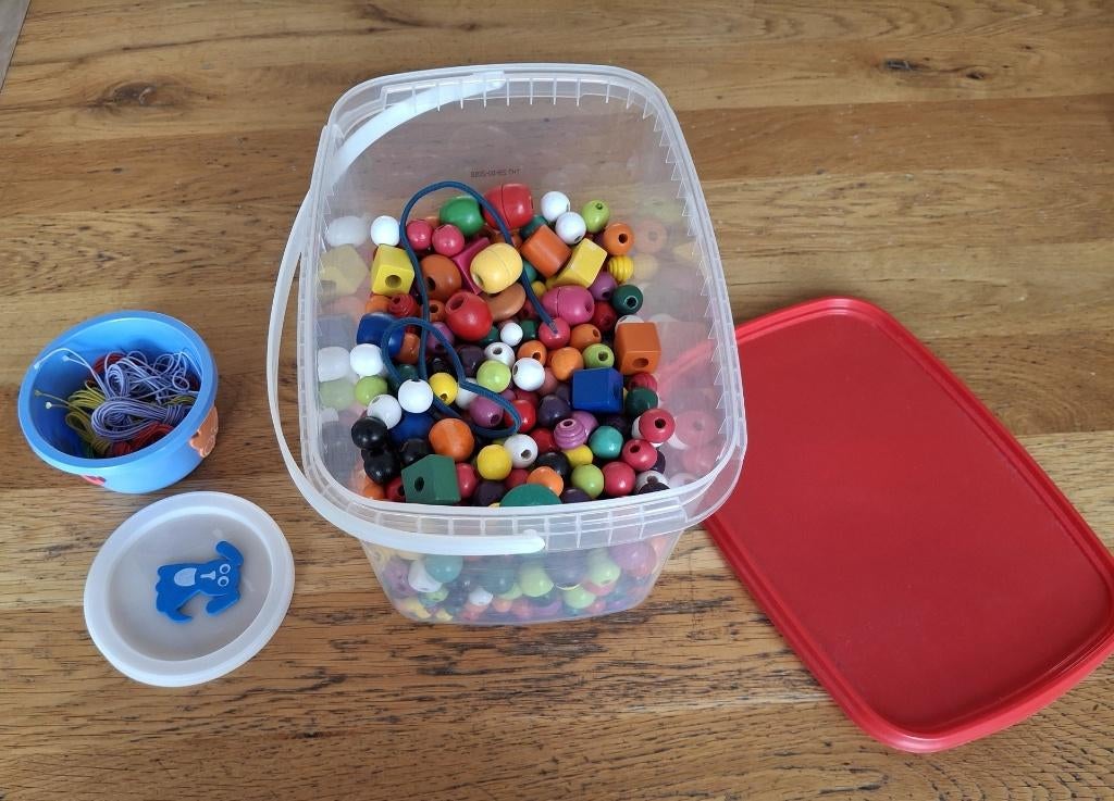Doos houten kralen in verschillende formaten, Ophalen, Zo goed als nieuw