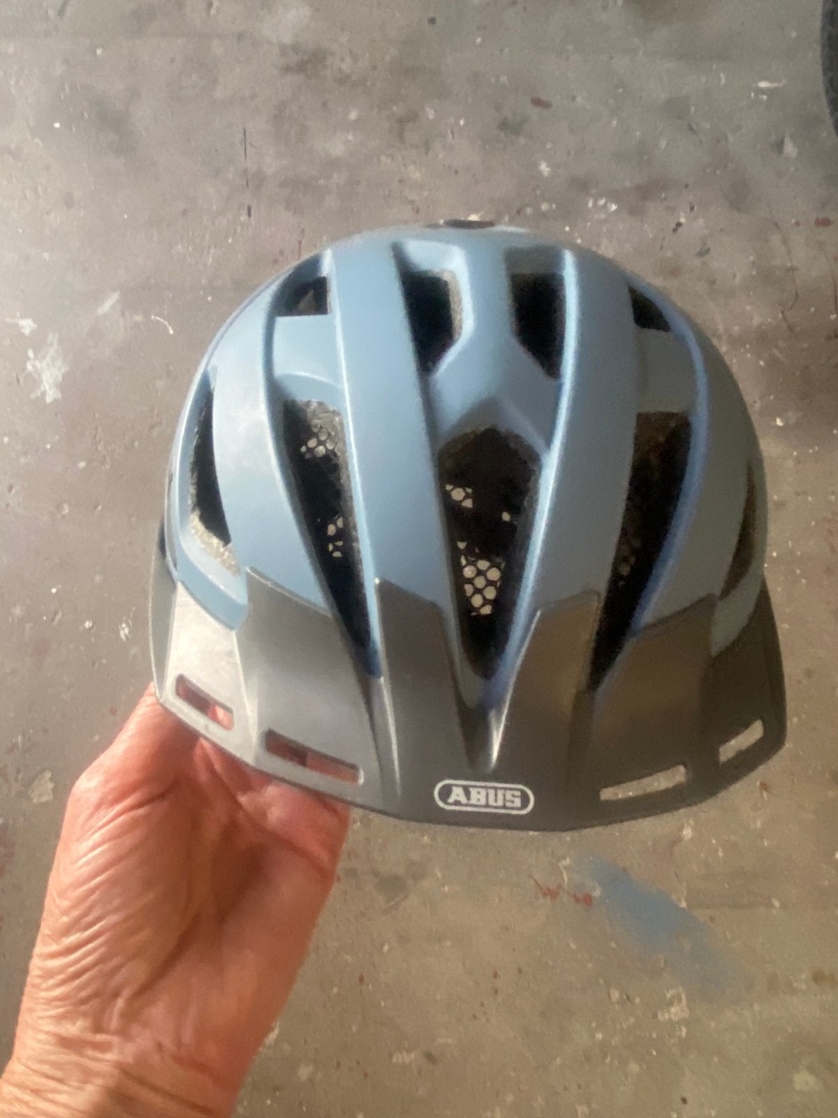 Abus fietshelm, Ophalen of Verzenden, Zo goed als nieuw, M, Heer of Dame