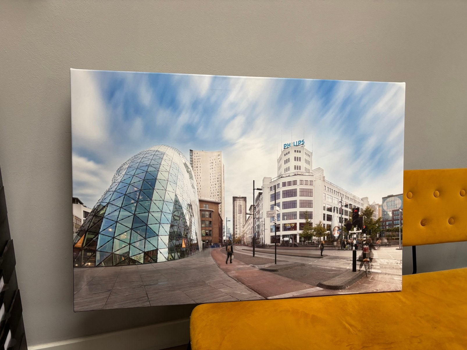 Iconisch Eindhovense Blob Philips witte dame canvas foto, Ophalen