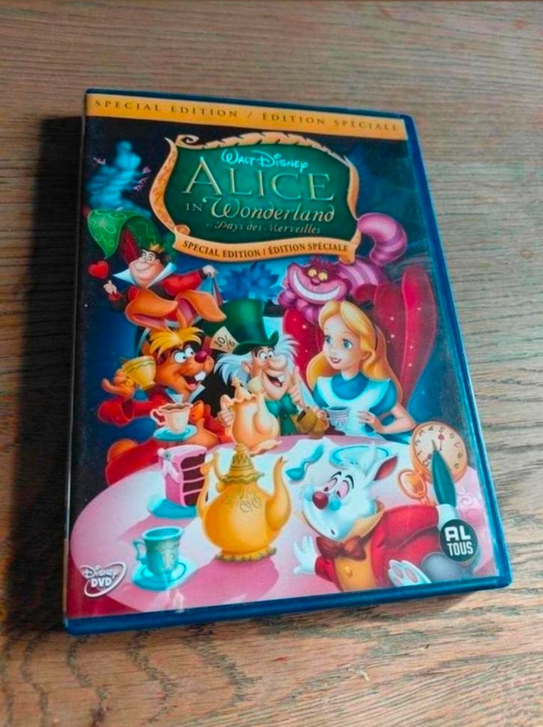 Disney Classic Alice in Wonderland special edition nr 13., Tekenfilm, Ophalen of Verzenden, Zo goed als nieuw, Alle leeftijden
