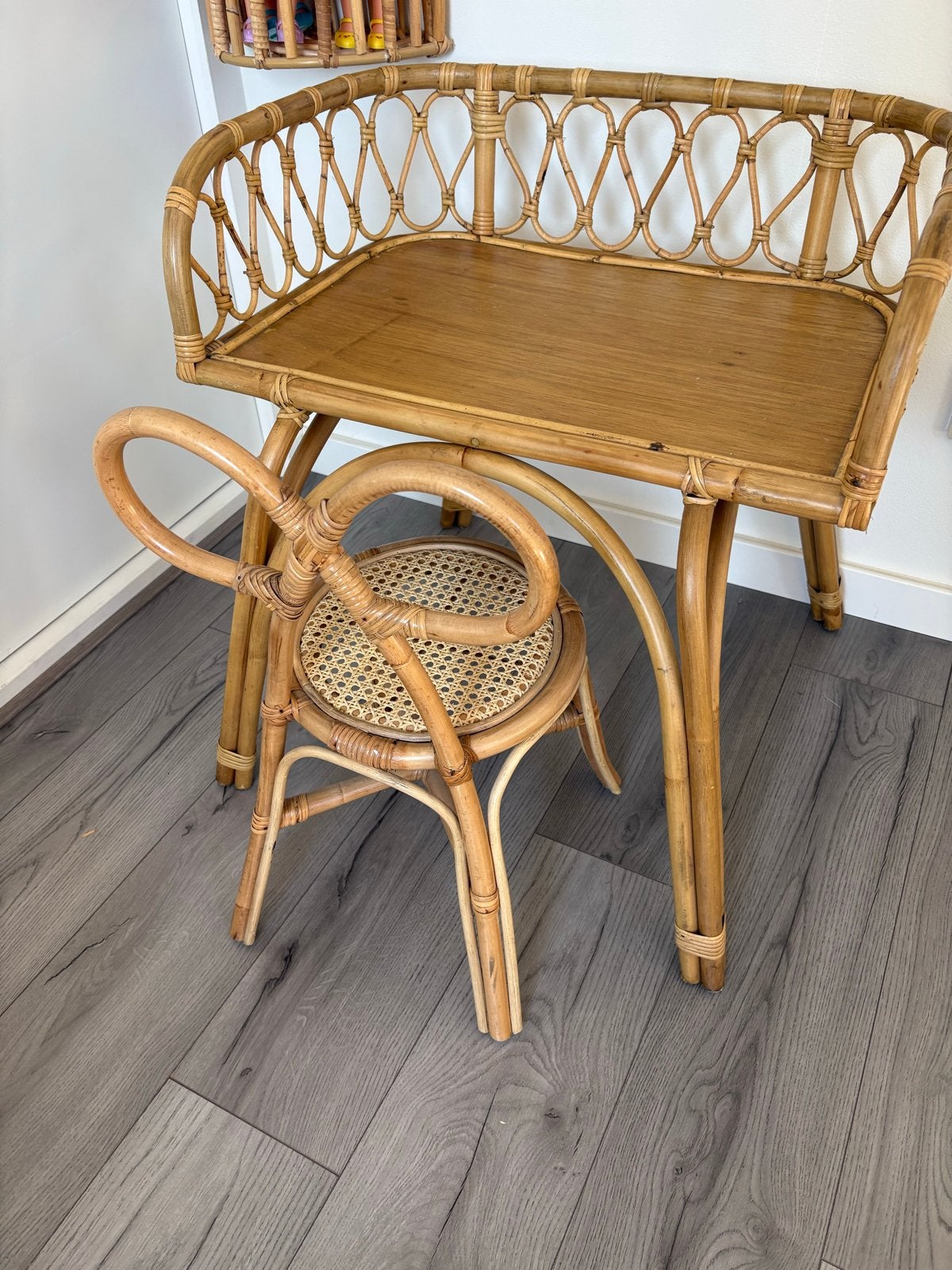 Rotan kinder kaptafel met stoel, Kinderen en Baby's, Kinderkamer | Tafels en Stoelen, Ophalen, Zo goed als nieuw