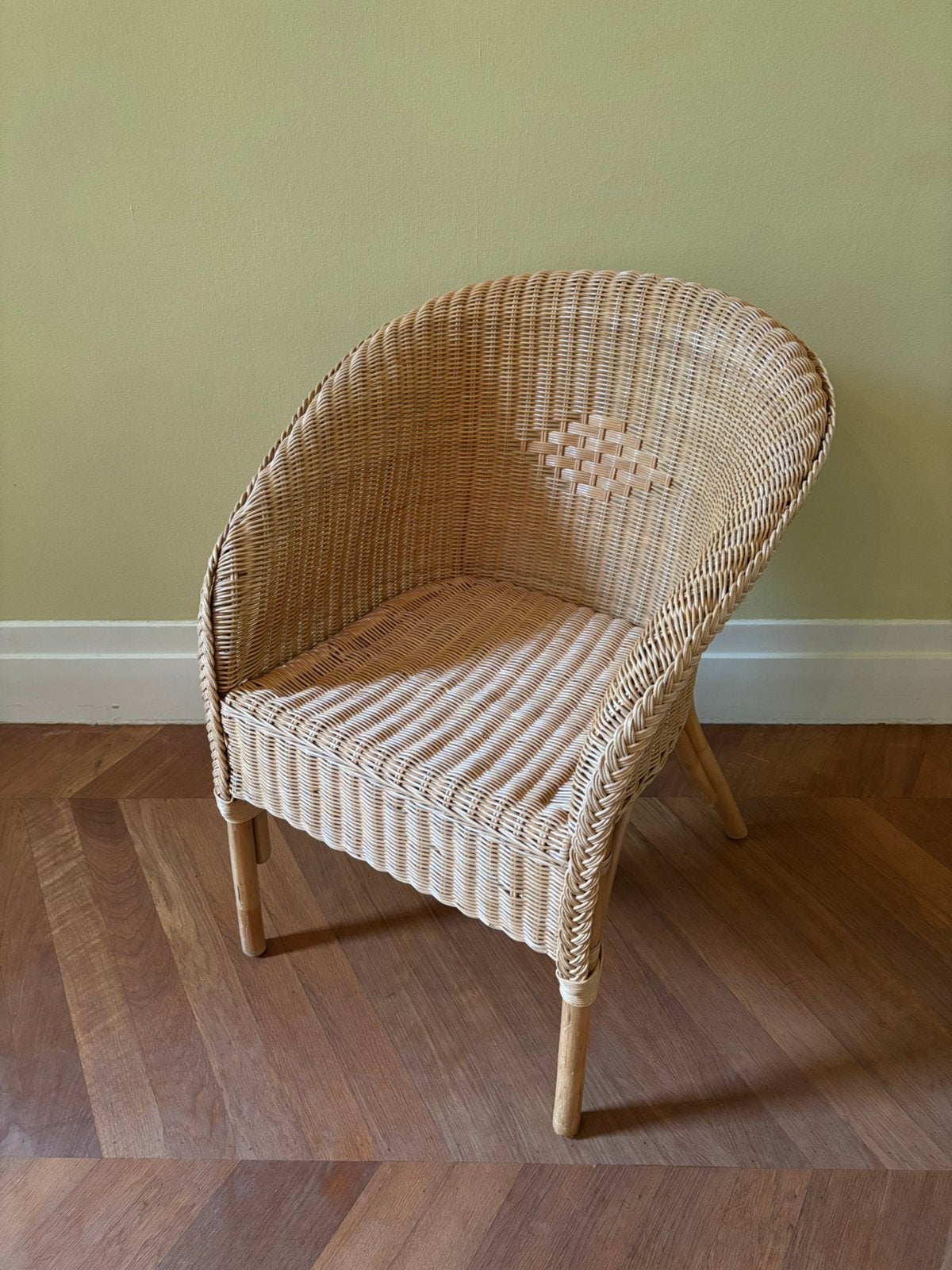 Rieten stoeltje zo goed als nieuw, Huis en Inrichting, Stoelen, Ophalen, Zo goed als nieuw, Bruin, Eén