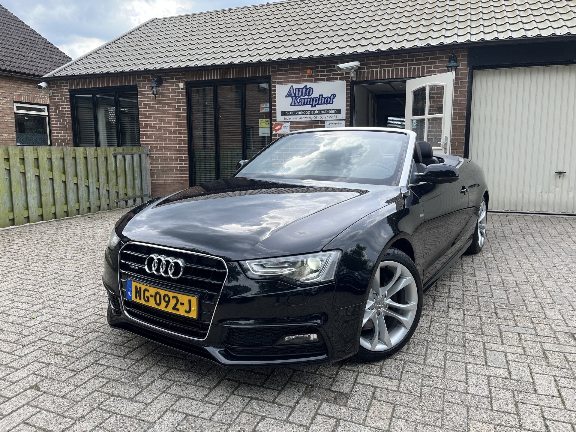 Audi A5 Cabriolet 2.0 TFSI quattro 211pk S-line Nekverwarmin, Auto's, Automaat, Euro 5, Gebruikt, Zwart
