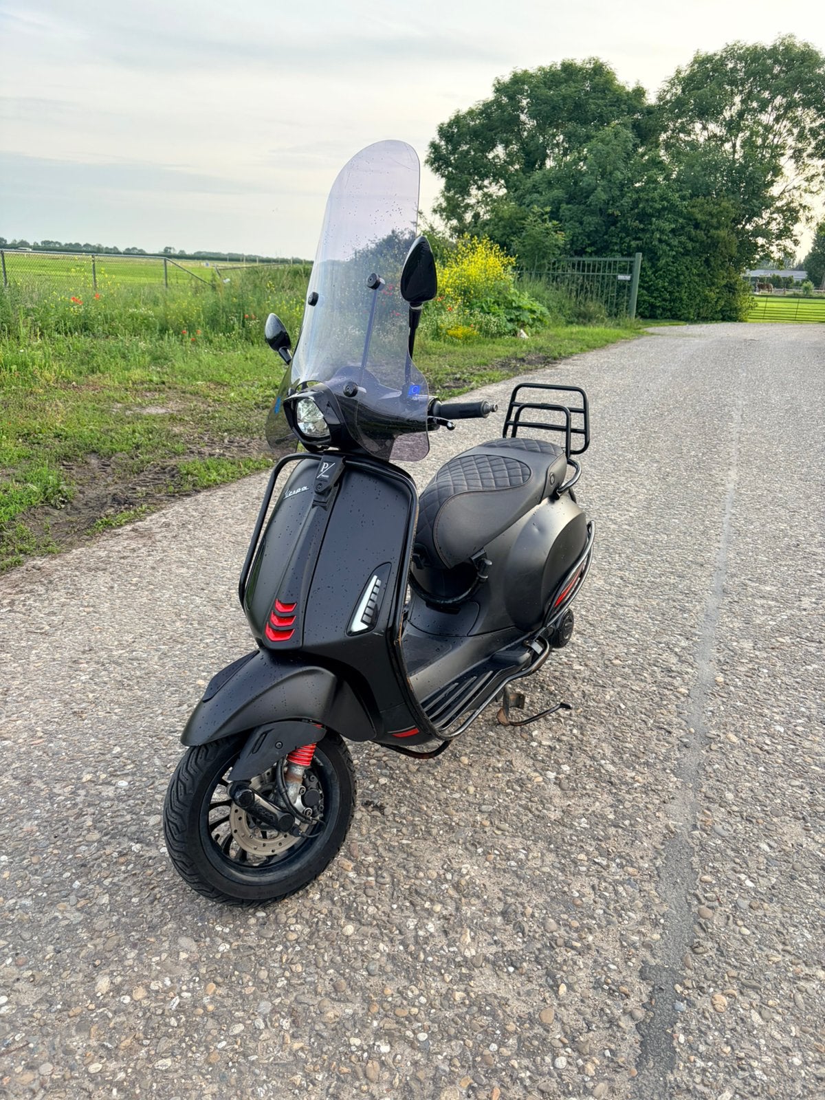 Vespa sprint 2021 full option 45 km/u, Fietsen en Brommers, Scooters | Vespa, Ophalen of Verzenden, Zo goed als nieuw, Benzine