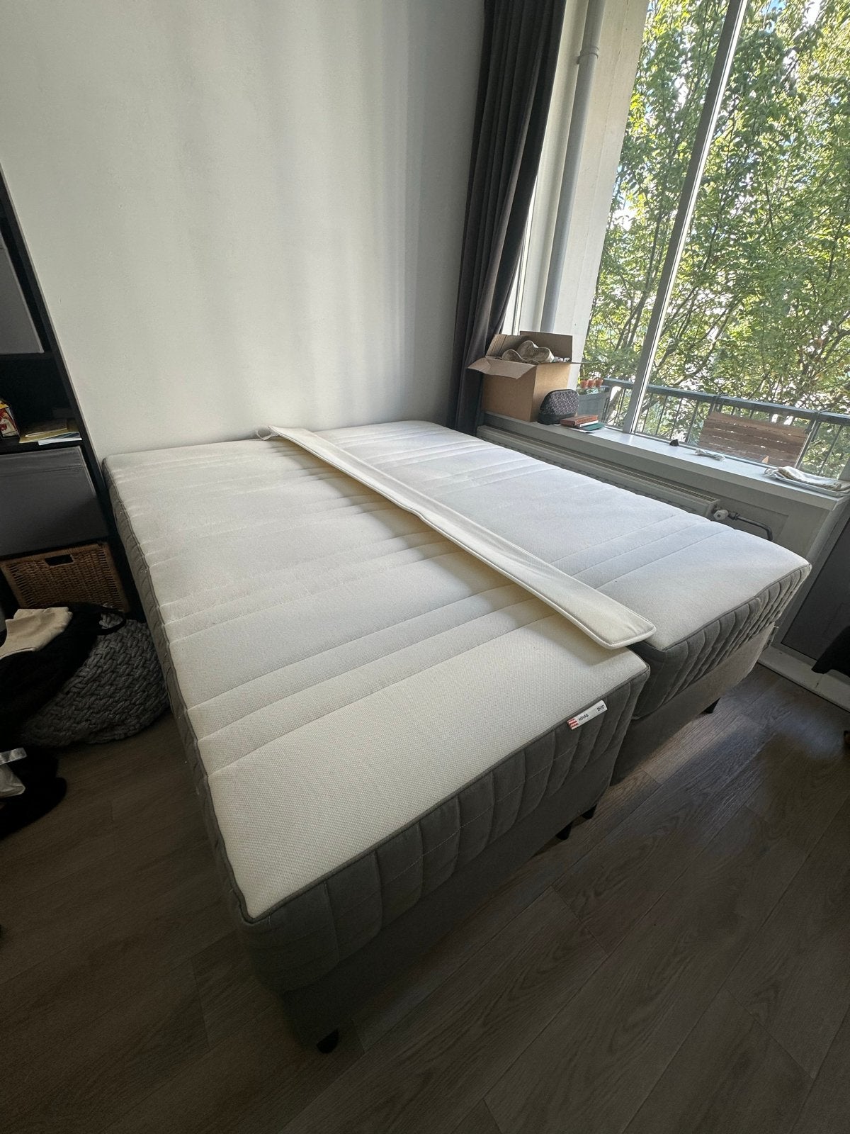 Ikea ESPEVAR tweepersoonsbed met HOVAG matrassen, Huis en Inrichting, Gebruikt, Tweepersoons, Ophalen of Verzenden, 200 cm