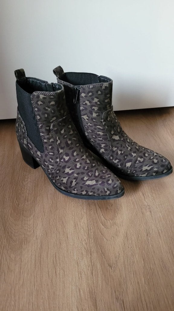 Zgan/nw Enkellaarzen in panterprint groen/zwart mt. 37, Kleding | Dames, Blue Box, Overige kleuren, Lage of Enkellaarzen, Ophalen of Verzenden