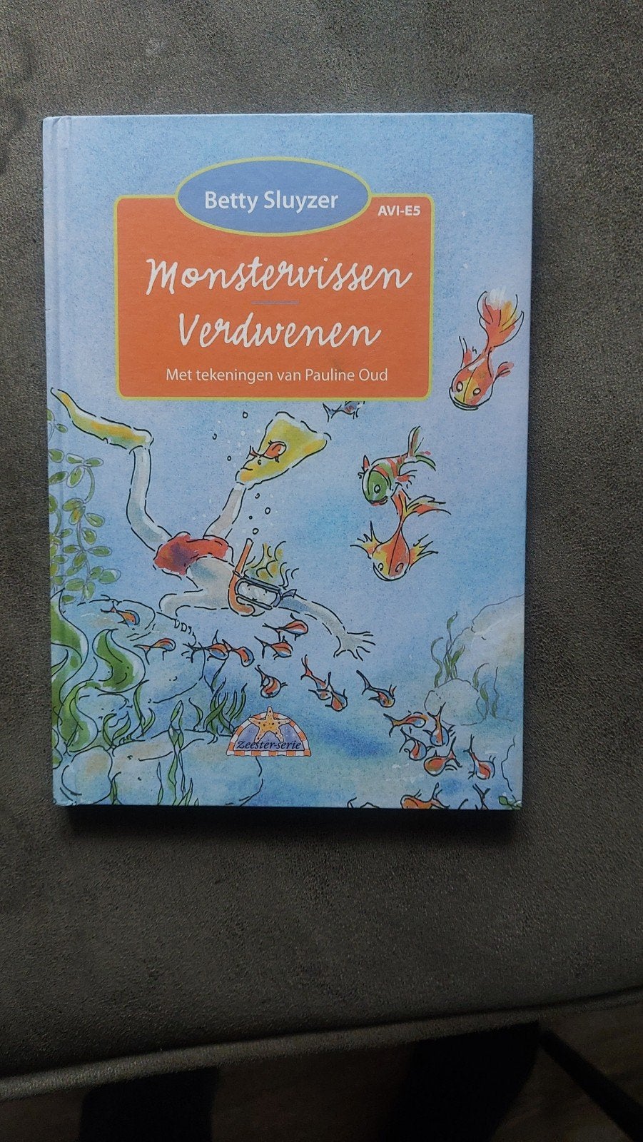 Monstervissen Verdwenen - Betty Sluyzer (AVI-E5), Boeken, Ophalen, Zo goed als nieuw, Betty Sluyzer, Fictie algemeen