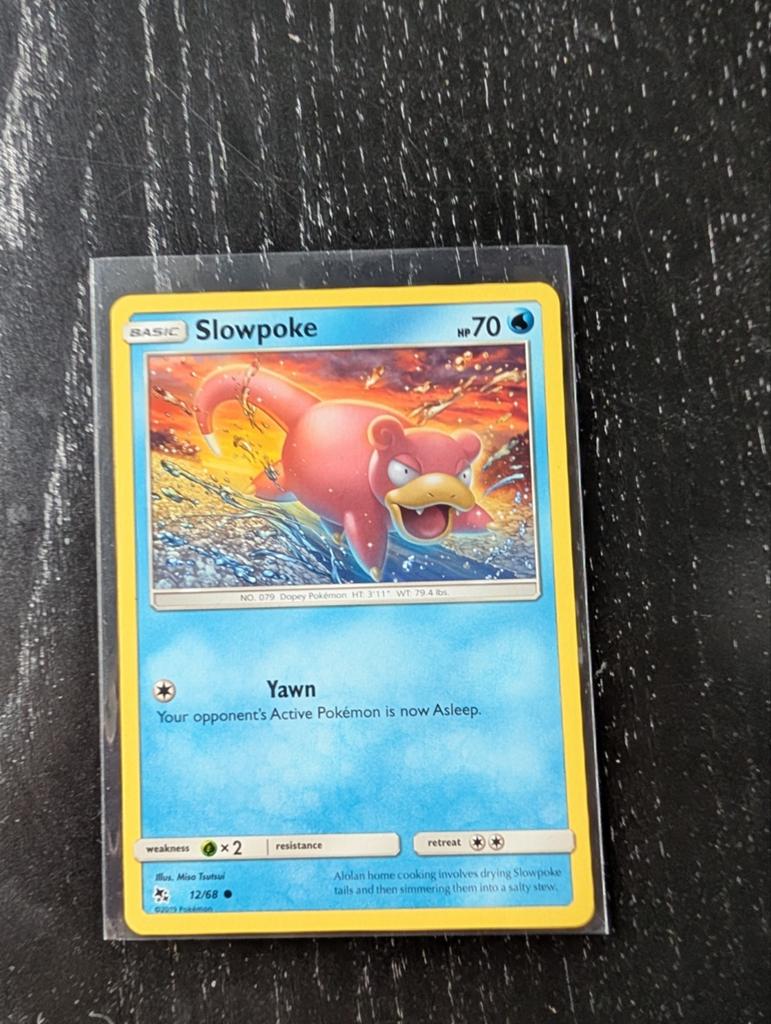 Slowpoke 12/68 Hidden Fates Pokémon, Ophalen of Verzenden, Zo goed als nieuw, Losse kaart